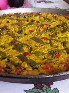 Una foto de Paella de verduras