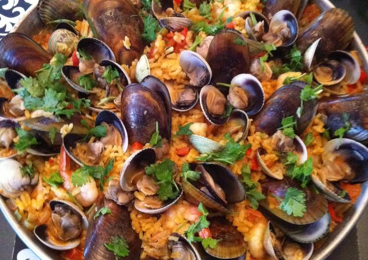 Steps to Prepare Speedy Spicy Seafood Paella