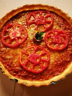 Una foto de Quiche de tomate y anchoas