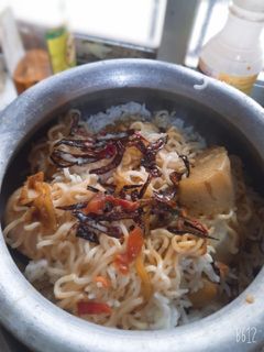 চিকেন ম্যাগি বিরিয়ানি (chicken maggi biriyani recipe in Bengali) রেসিপির প্রধান ছবি