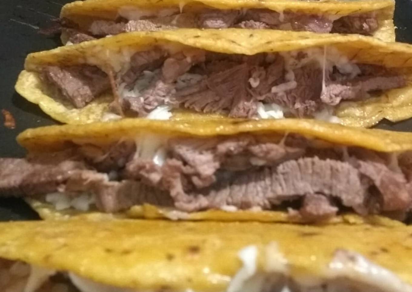 #Quesadillas hechas a mano de bistec y queso asadero