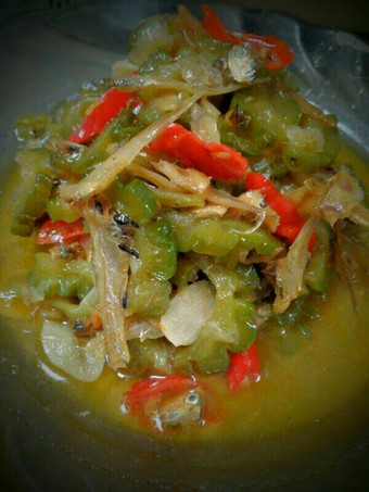 Resep Tumis pare (paria) ikan teri pedas yang Bikin Ngiler