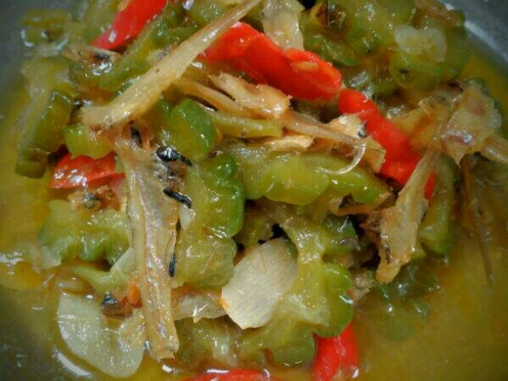 Resep Tumis pare (paria) ikan teri pedas yang Bikin Ngiler