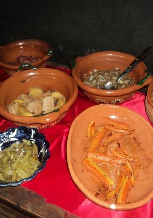 Una foto de Lomo de cerdo mechado con manzana al pulque con romero y epazote