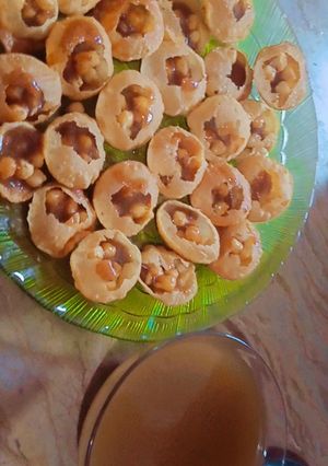 A picture of Meethi puri chat.
