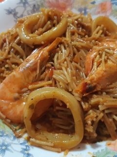 Una foto de Fideos con suquet de marisco (aprovechamiento)