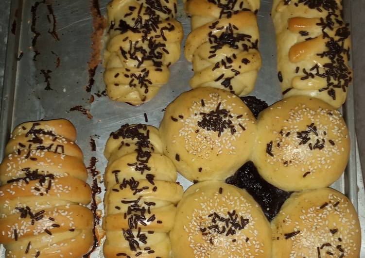 Roti manis isi coklat