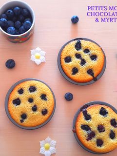 Une photo de Petits moelleux chocolat blanc myrtilles