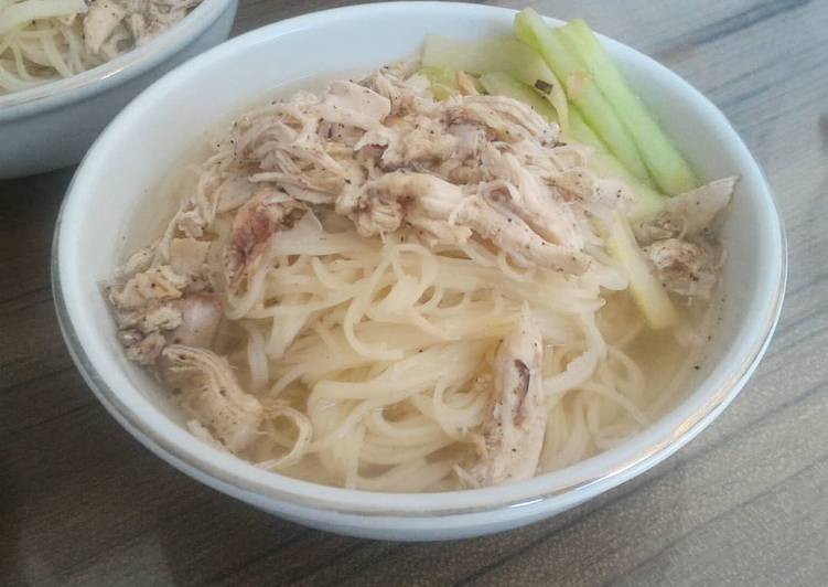 Bagaimana Menyiapkan Dak Kalguksu (닭 칼국수) - Chicken Noodle Soup, Bikin Ngiler