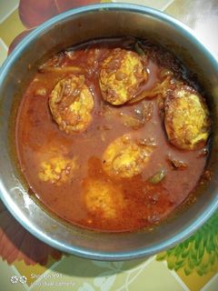 আলু দিয়ে হাঁসের ডিমের ঝোল (Alu diye hasher dimer jhol recipe in Bengali) রেসিপির প্রধান ছবি