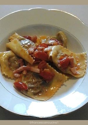 Foto di Tortelli radicchio e speck