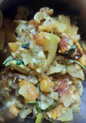 লাউ ঘন্ট (lau ghonto recipe in Bengali) রেসিপির প্রধান ছবি