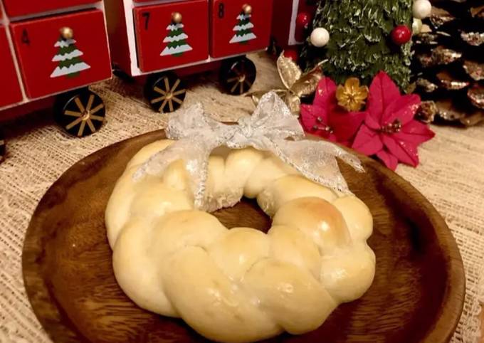 Christmas wreath bread