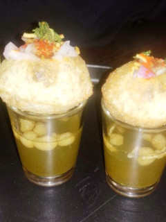 चटपटी पानी पूरी (chatpati pani puri recipe in Hindi) रेसिपी मुख्य फोटो