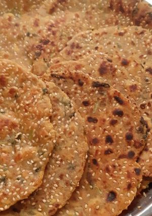મેથીના ઢેબરા (Methi Dhebra Recipe Iin Gujarati) રેસીપી મુખ્ય ફોટો