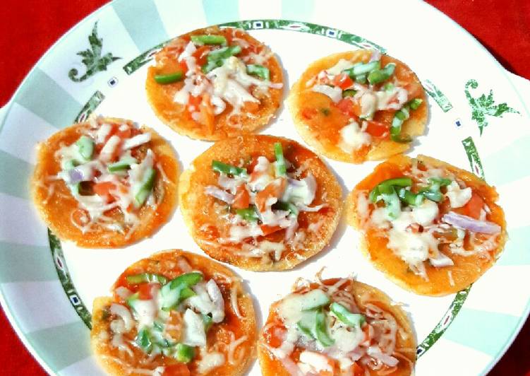 Simple Way to Prepare Homemade Mini Rava Uttapam Pizza
