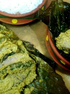 হলুদ পাতায় ইলিশ পাতুরি(halud patai ilish paturi recipe in Bengali) রেসিপির প্রধান ছবি