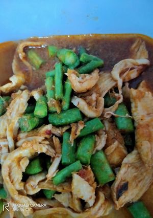 รูปของ อกไก่ผัดพริกแกง