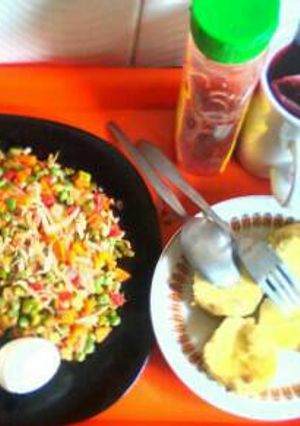 A picture of BOILED EGGS,SAUSEGE,sweet potatos AND TEA.
