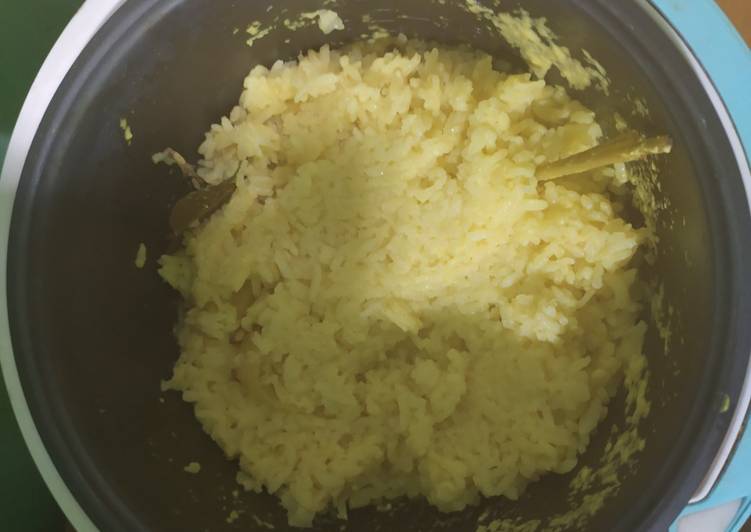 Bagaimana mengolah Nasi kuning magic com yang Enak