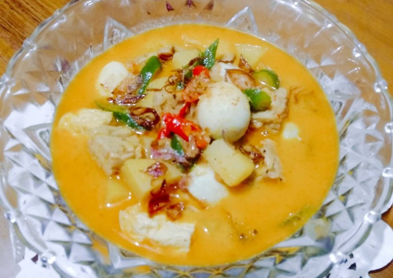 Lodeh kentang,tahu,tempe telur puyuh