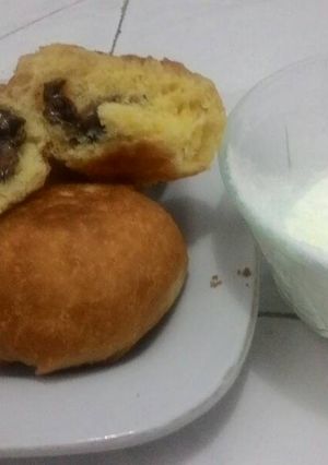 Foto resep Donat Goreng Isi Cokelat Sederhana