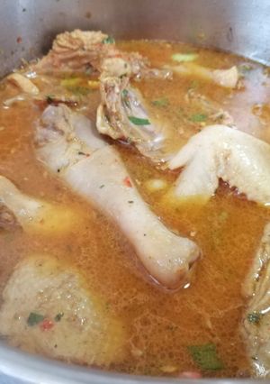 Una foto de Gallina en Caldo de Jengibre