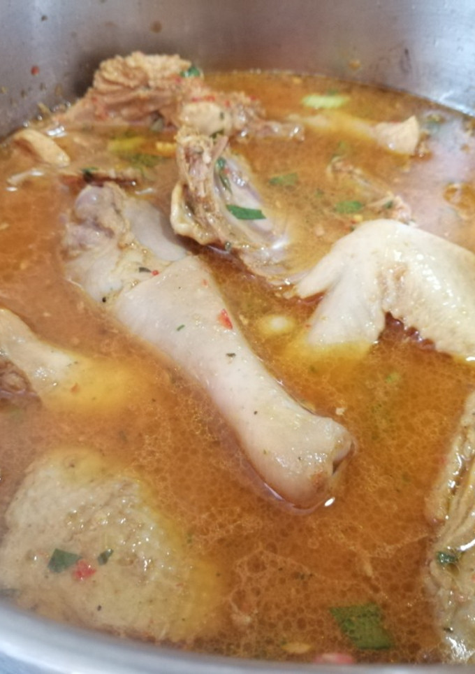 Una foto de Gallina en Caldo de Jengibre