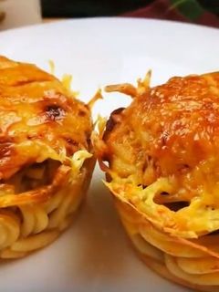 Фото Маффины из спагетти с куриным фаршем.