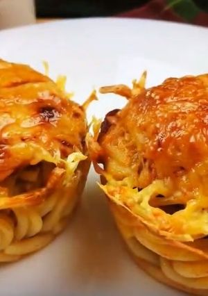 Фото Маффины из спагетти с куриным фаршем.