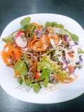Ensalada con lentejas y aliño de tahini