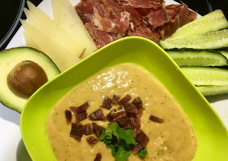 Salmorejo de aguacate