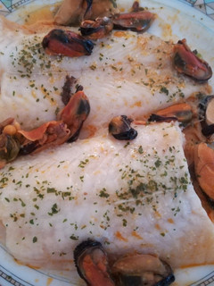 Una foto de Abadejo al microondas con mejillones en escabeche