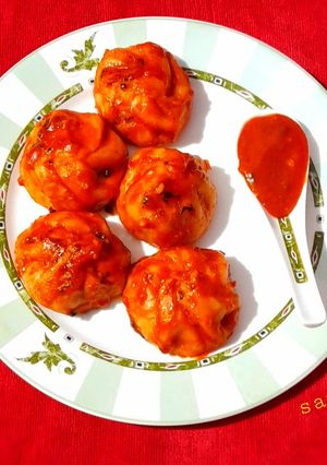 A picture of Momos Manchurian.