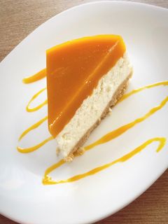 Túrós-mangó torta 🥭🧡 recept fotója
