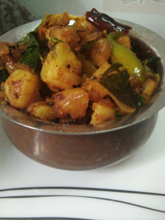 பங்கால தும்பா வேப்புடு(Boiled Aloo fry) (Bangala dumba vepudu recipe in tamil) செய்முறை முக்கிய புகைப்படம்