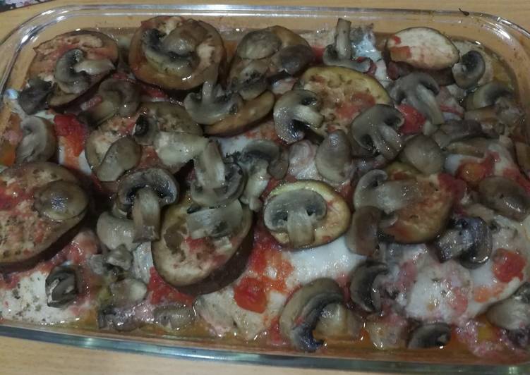 دجاج مع بطاطا وباذنجان وفطر بالفرن