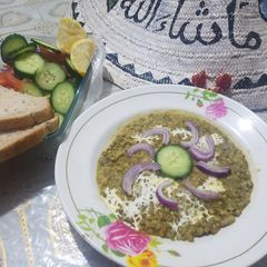 A picture of Green daal.