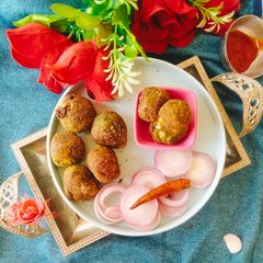 A picture of Spinach cheese Ball 🧀 palak cheese Balls.