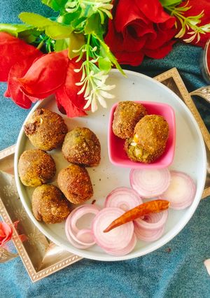 A picture of Spinach cheese Ball 🧀 palak cheese Balls.