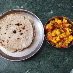 A picture of Jowar bhakri with Cauliflower Sabji.
