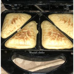 A picture of Pan cake in toaster🍽.