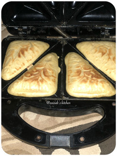 A picture of Pan cake in toaster🍽.