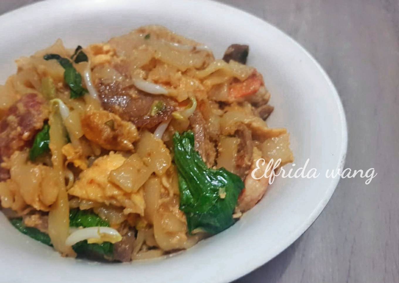 Kwetiau goreng medan (non halal)