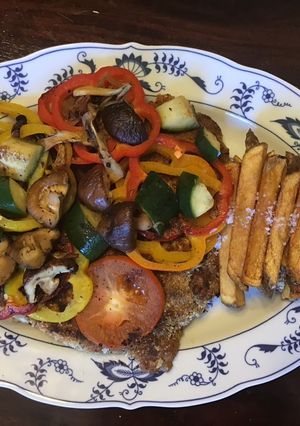 A picture of 500. California Farm Paprika Schnitzel.