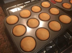 Una foto de Receta para preparar Ponquesitos o torta blanca