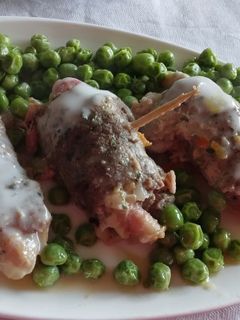 Foto di Involtini di carne e piselli