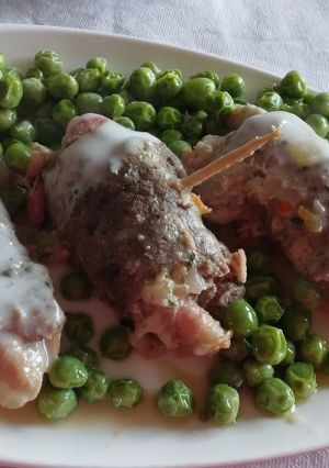 Foto di Involtini di carne e piselli