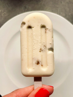 Una foto de Helado de lemon pie 🍋