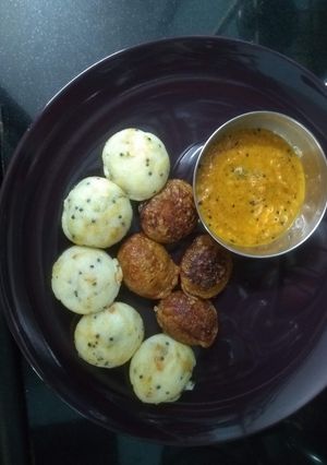 A picture of Kuzhi panniyaram.